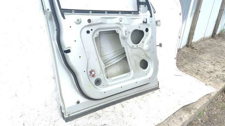 Land Rover Discovery (2004 - 2009)  BDA780110 Дверь
