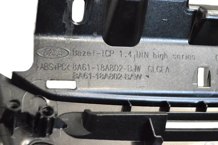 Ford Fiesta (2013 - 2017) 8A6118A802BJW Декоративная планка — фото 5