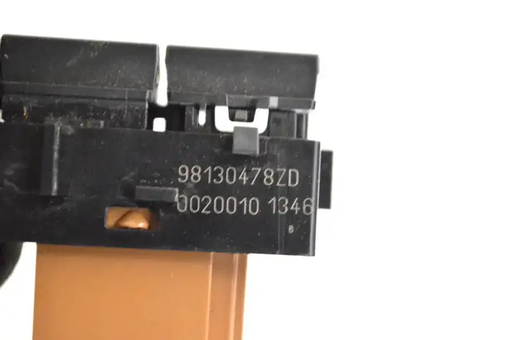 Audi A4 S4 B8 8K (2007 - 2011) 98130478 Кнопка фаркопа в багажнике — фото 5