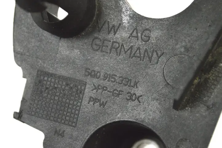 Volkswagen Golf VII (2013 - 2019) 5Q0915331K Ящик аккумулятора — фото 5