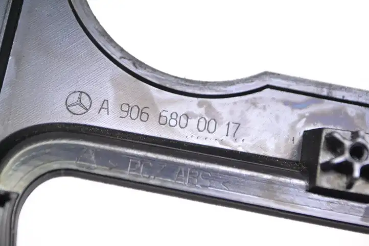 Mercedes-Benz Sprinter W906 (2006 - 2018) A9066800017 Другая деталь консоли (туннеля) — фото 5