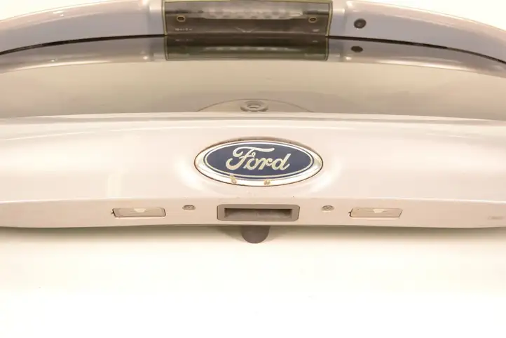 Ford Kuga I (2008 - 2012) Крышка багажника — фото 3