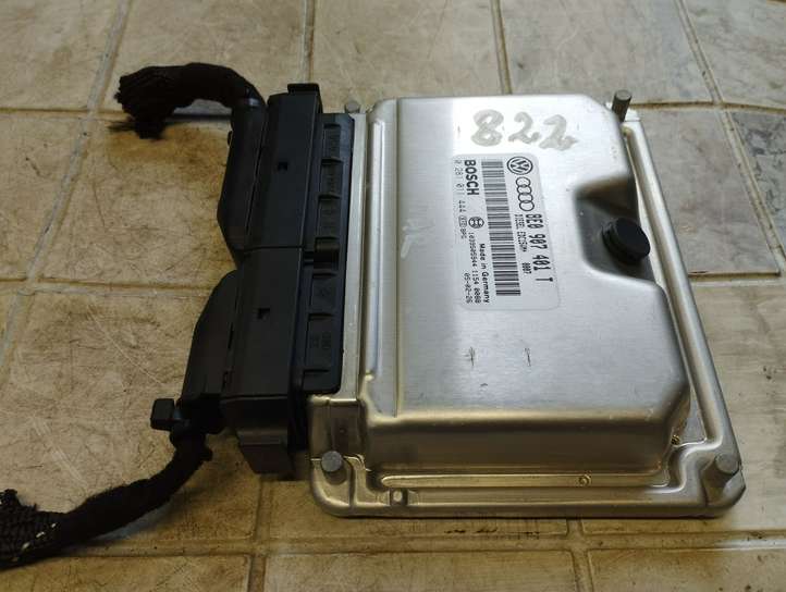 Skoda Superb B5 (3U) (2001 - 2008)  8E0907401T Блок управления двигателя