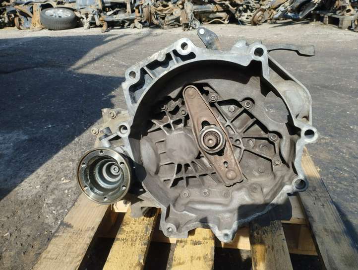 Volkswagen Fox (2005 - 2009)  02T301103L Механическая коробка передач, 5 передач