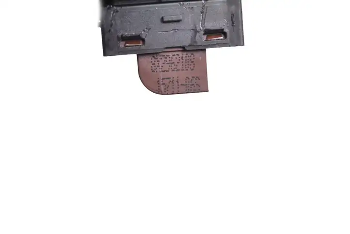 Audi A1 (2010 - 2014) 8X296210S Кнопка фаркопа в багажнике — фото 4