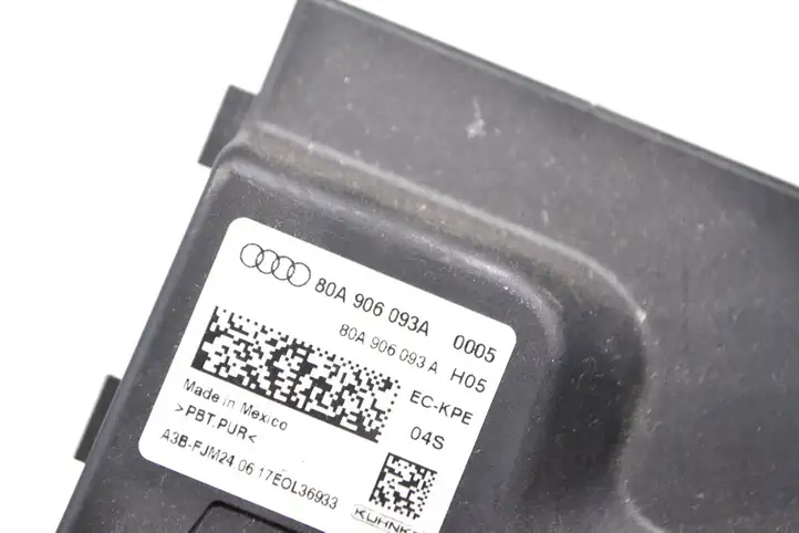 Audi Q5 SQ5 (2017 - ) 80A906093A Блок управления топливным насосом — фото 4
