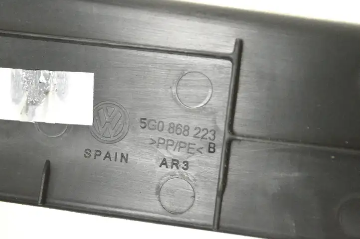 Volkswagen Golf VII (2013 - 2019) 5G0868223 Прочие детали салона — фото 5