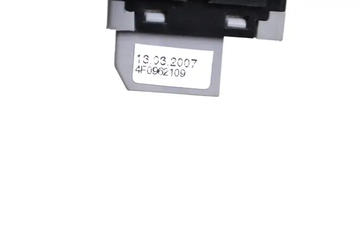 Audi A3/S3 8P (2004 - 2008) 4F0962109 Кнопка фаркопа в багажнике — фото 5