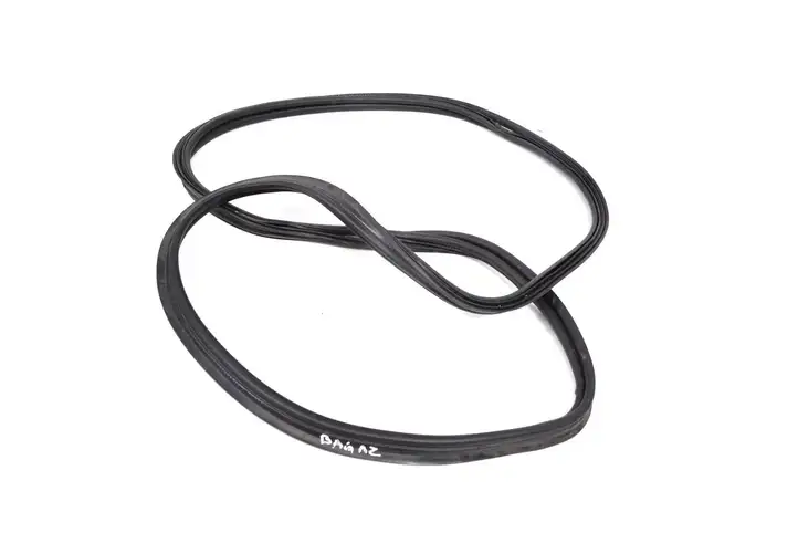 Mercedes-Benz CLS C218,X218 (2011 - 2017) A2187500098 Уплотнитель багажной двери (кузов) — фото 1