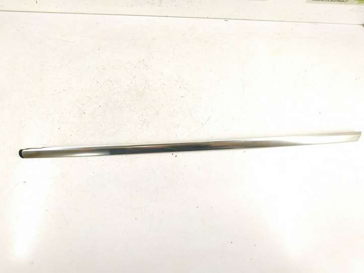 Mercedes-Benz E W212 (2009 - 2016)  2126700222 Облицовка стекла задней двери