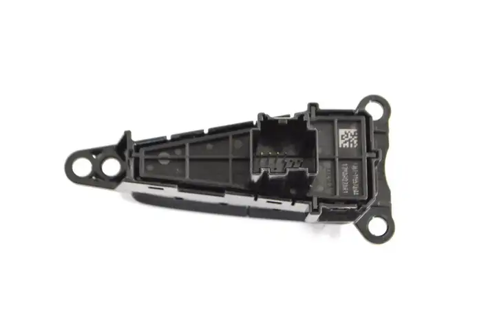 Ford Focus (2015 - 2019) F1ET11B573AA Кнопка фаркопа в багажнике — фото 2