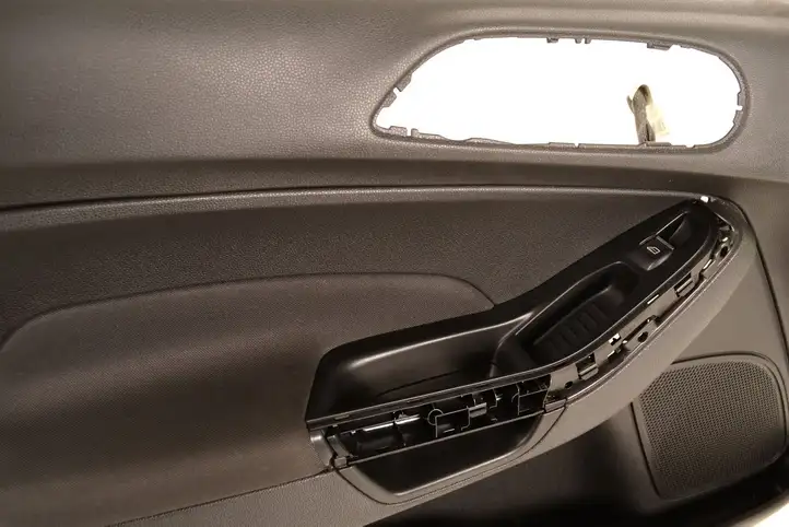 Ford Fiesta (2013 - 2017) Обшивка передней двери — фото 4