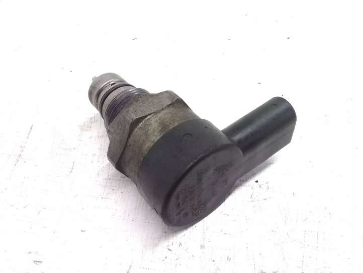 BMW X5 E70 (2006 - 2013)  0281002859 Регулятор давления топлива