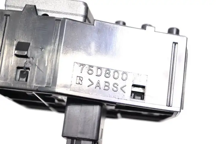 Toyota Prius (XW30) (2009 - 2015) 75D800 Блок кнопок на панели — фото 5