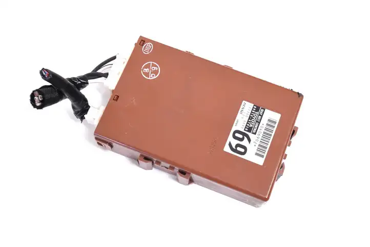 Toyota Prius (XW30) (2009 - 2015) 8981547010 Блок управления двигателем (ECU) — фото 2