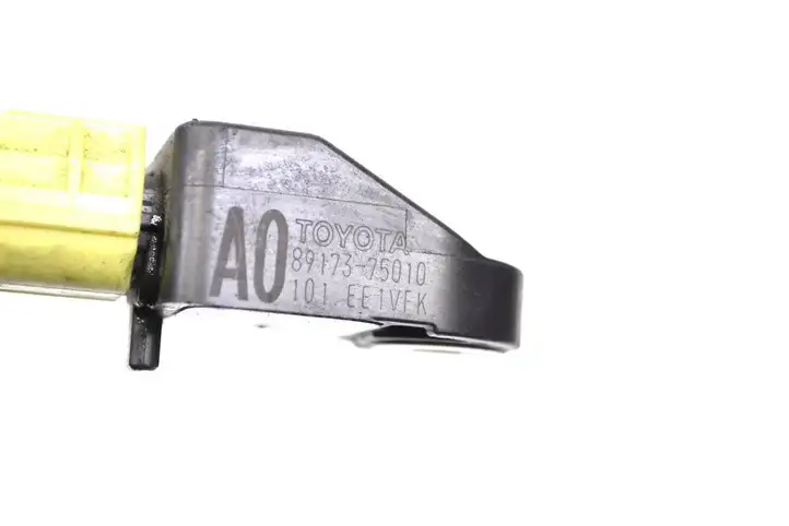 Toyota Prius (XW30) (2009 - 2015) 8917375010 Датчик удара SRS — фото 5
