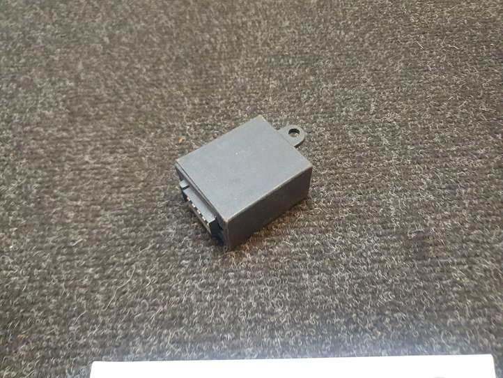 Audi A4 (2000 - 2006)  52400006 Блок управления крюка для прицепа