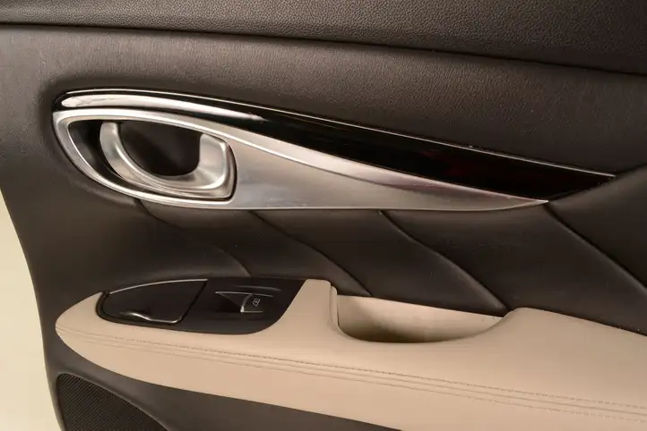 Infiniti M (2008 - 2010) Обшивка задней двери — фото 4