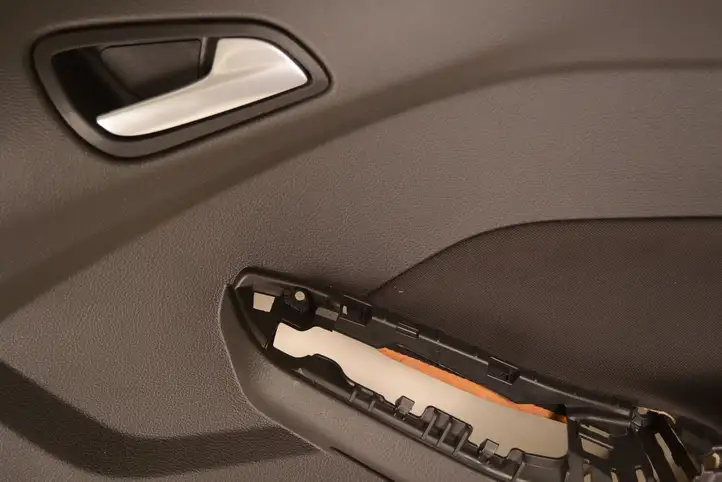 Ford Focus (2015 - 2019) Обшивка задней двери — фото 3