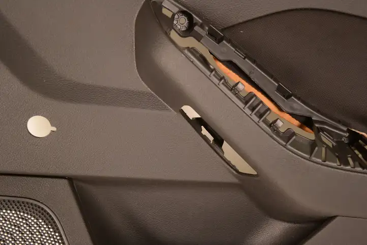 Ford Focus (2015 - 2019) Обшивка задней двери — фото 4