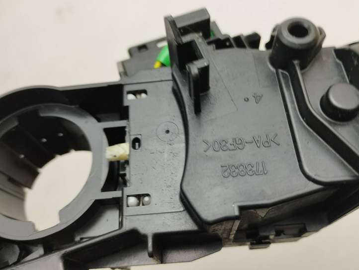 Toyota Prius (XW30) (2009 - 2015)  17F655 Комплект ручек