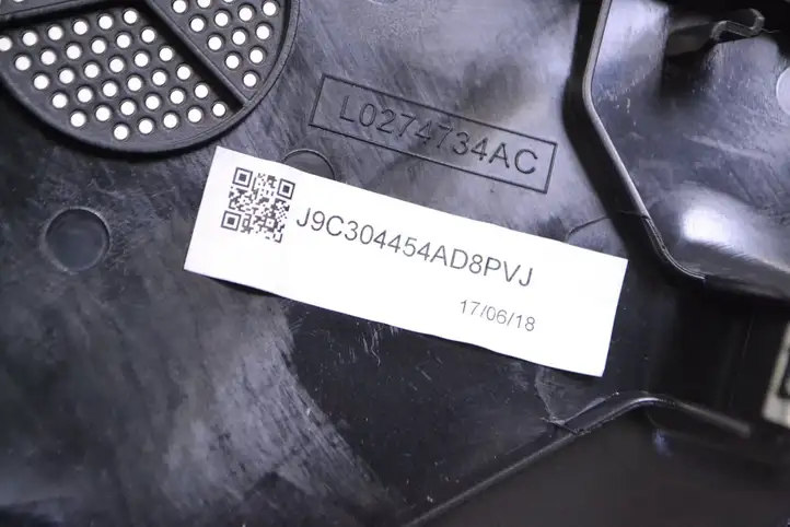 Jaguar E-Pace (2017 - ) J9C304454AD Накладка центрального динамика — фото 6