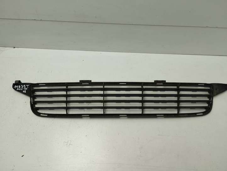 Toyota Avensis T270 (2009 - 2012)  5511205080 Нижняя решётка (из трех частей)