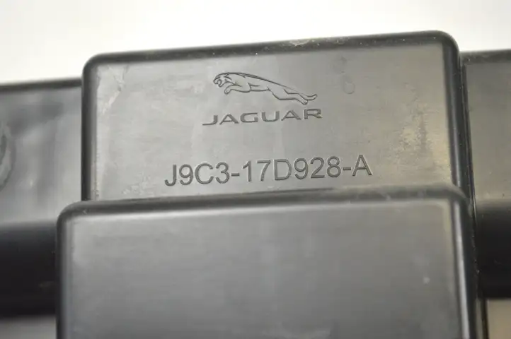 Jaguar E-Pace (2017 - ) J9C317D928A Кронштейн заднего бампера — фото 6