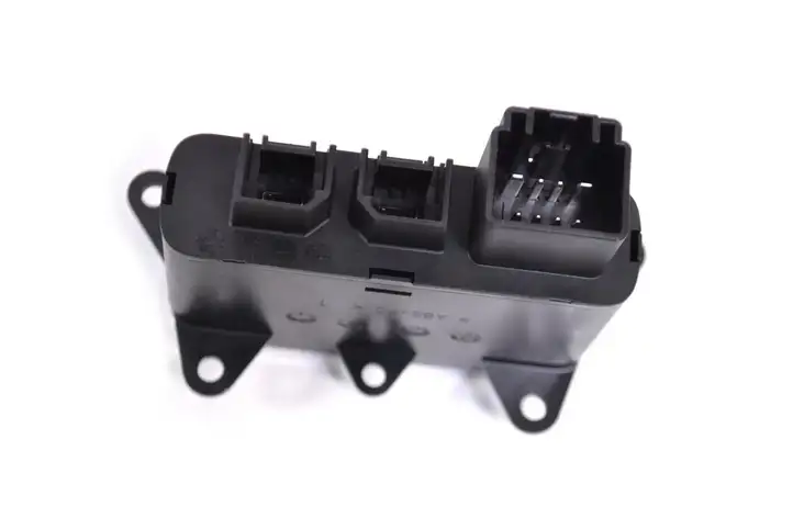 Jeep Grand Cherokee (2010 - 2021) 68141322AA AUX разъем — фото 3