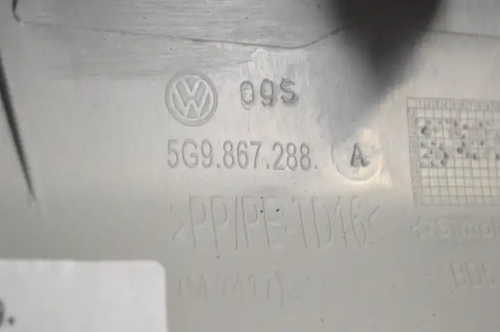 Volkswagen Golf VII (2013 - 2019) 5G9867288A Верхняя обшивка стойки B — фото 5