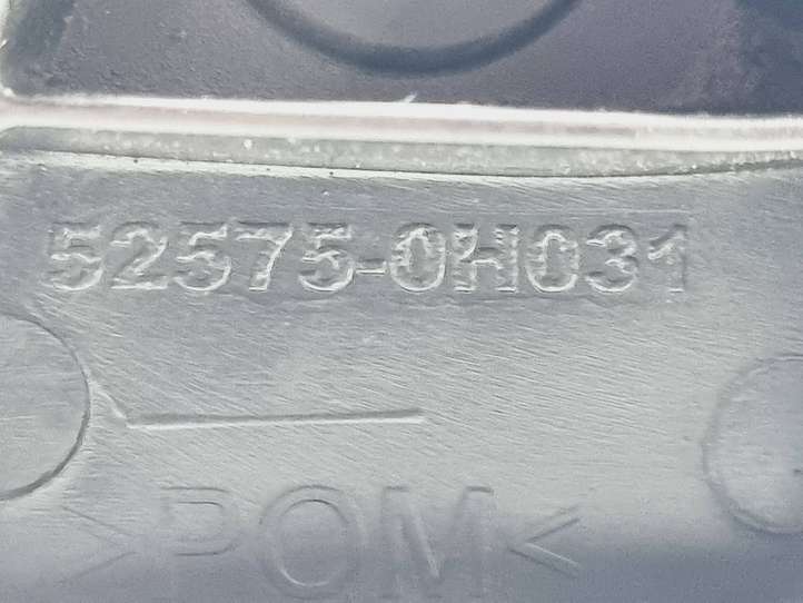 Toyota Aygo (2014 - 2018)  525750H031  Держатель заднего бампера (кронштейн)
