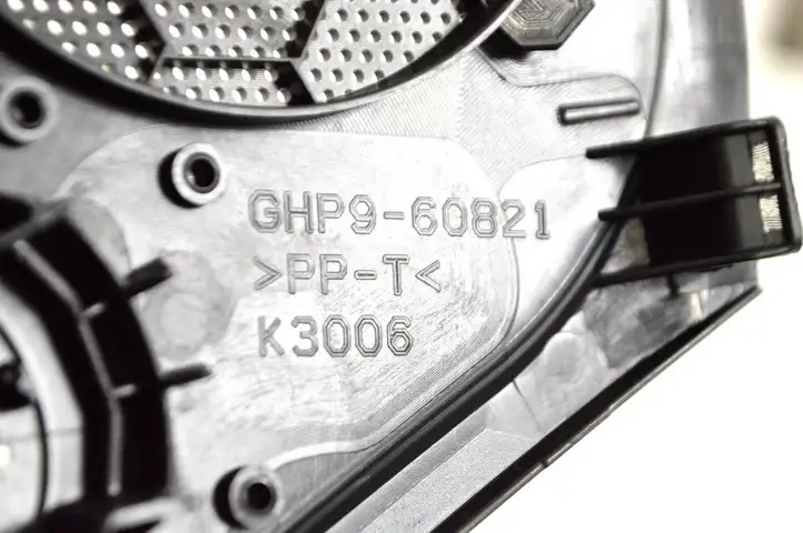 Mazda 6 (2012 - 2015) GHP960821 Накладка центрального динамика — фото 5