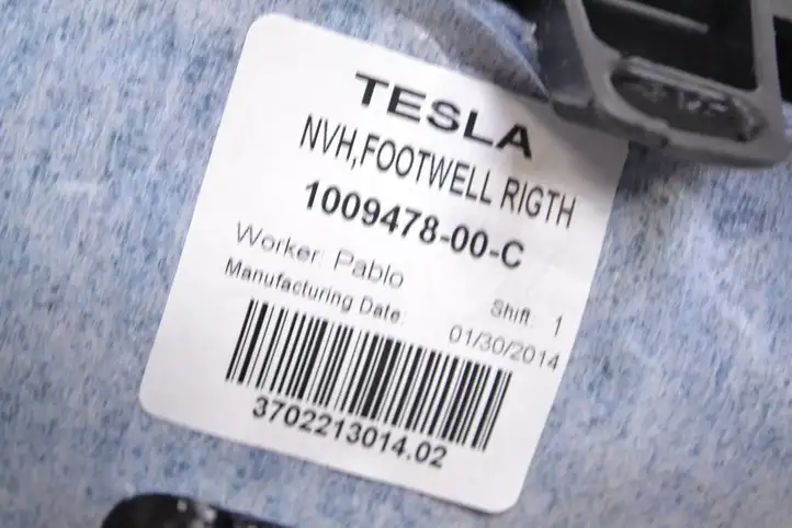 Tesla Model S (2012 - 2016) 100947800C Нижняя отделка панели приборов — фото 5