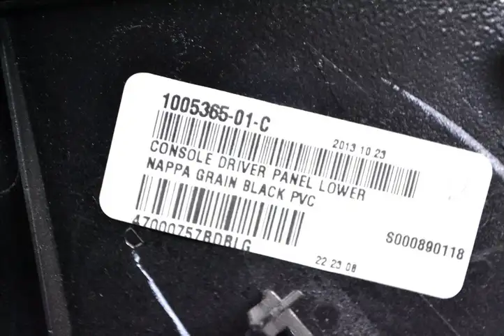 Tesla Model S (2012 - 2016) 100536501C Другая деталь консоли (туннеля) — фото 6
