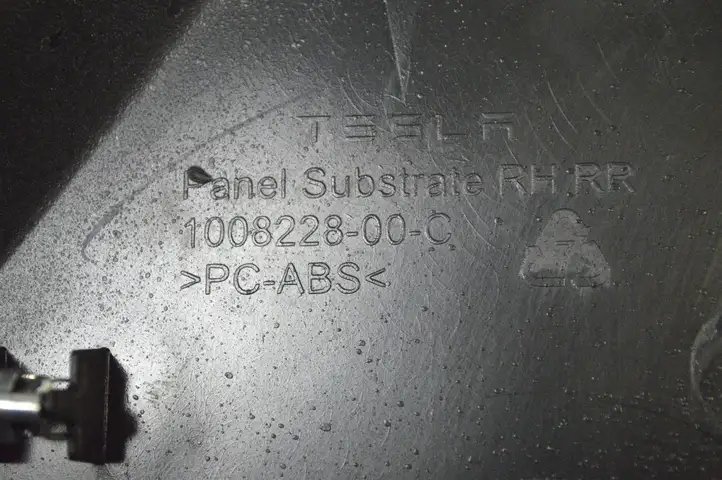 Tesla Model S (2012 - 2016) 100822800C Другая деталь консоли (туннеля) — фото 6