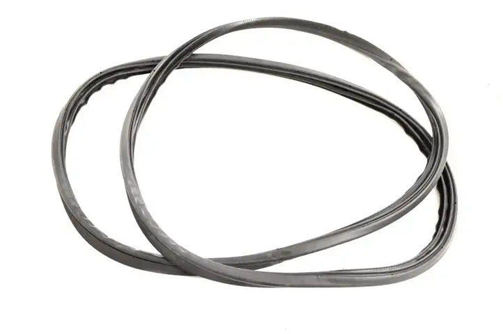 Infiniti M Y51 (2010 - 2014) Уплотнитель передней двери — фото 2