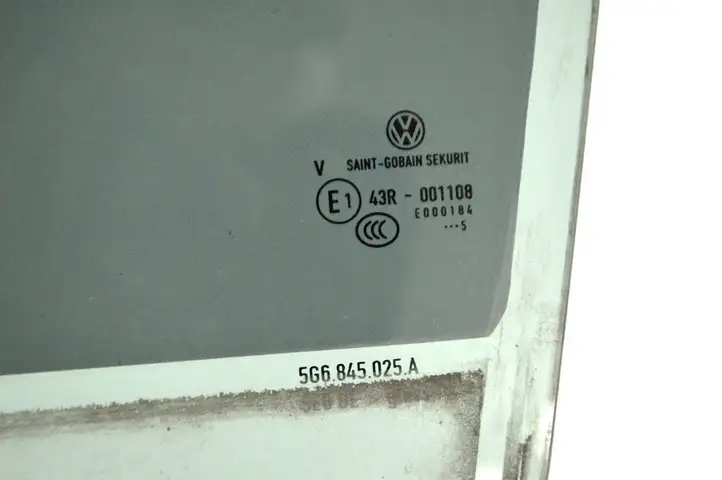 Volkswagen Golf VII (2013 - 2019) 5G6845025A Стекло задней двери — фото 5