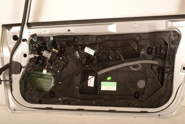 Ford Fiesta (2013 - 2017) Дверь — фото 4