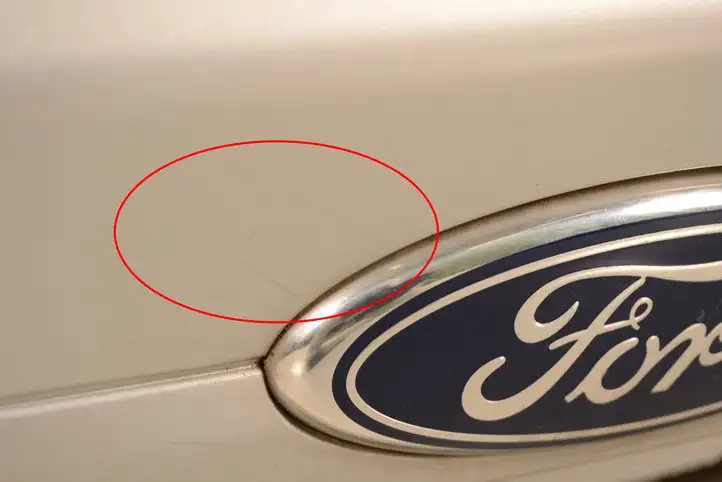 Ford Fiesta (2013 - 2017) Крышка багажника — фото 4
