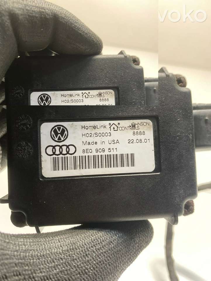 Audi A4 (2000 - 2006)  8E0909511 Солнцезащитная шторка