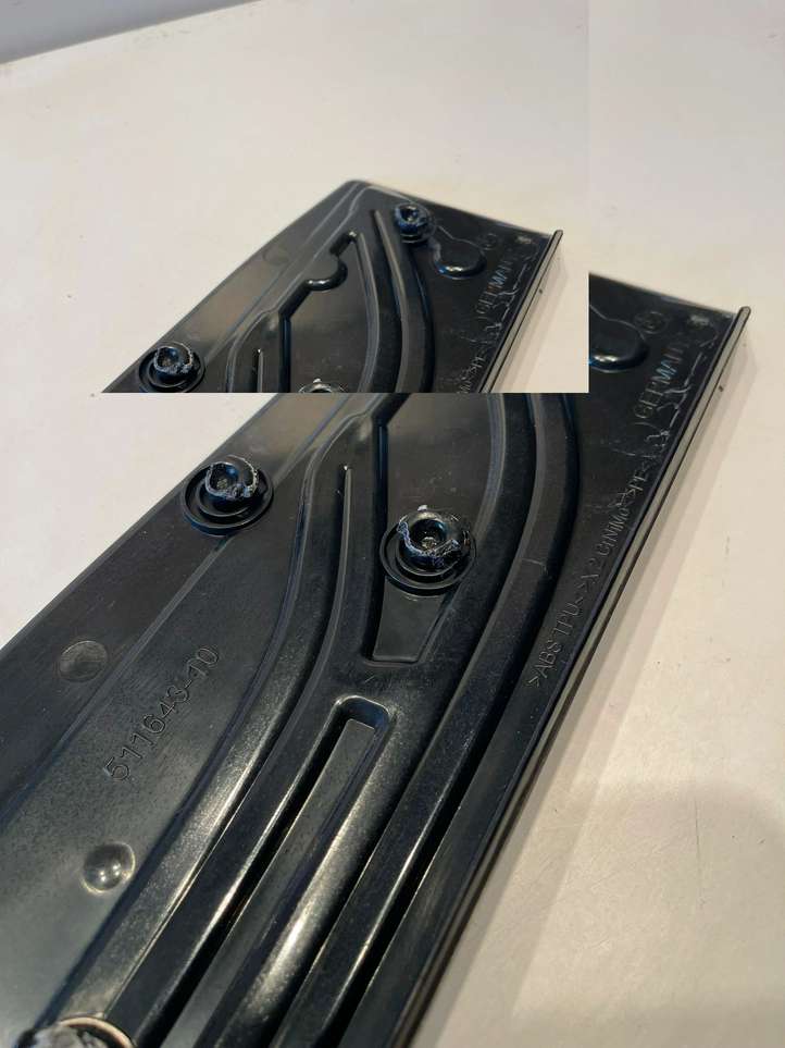 BMW 2 F22 F23 (2013 - 2017)  8053899 Опора ноги