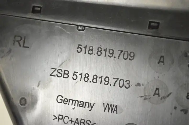 Volkswagen Golf VII (2013 - 2019) 518819709 Воздушная решетка панели — фото 6