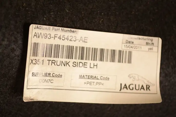 Jaguar XJ X351 (2009 - 2019) AW93F45423AE Боковая обшивка багажника — фото 6