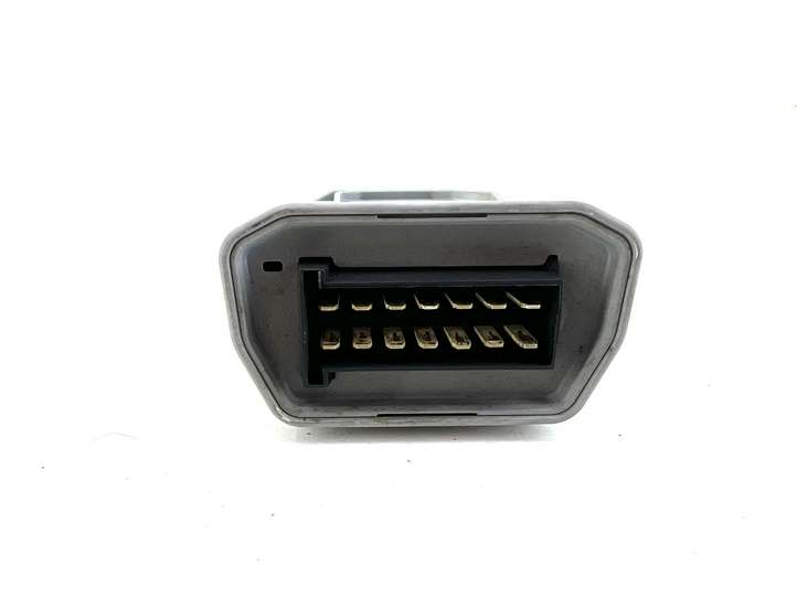 Mercedes-Benz C W203 (2000 - 2007)  10R058041 Реле крюка для прицепа