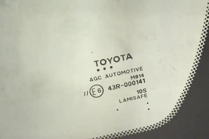 Toyota Land Cruiser (J150) (2009 - ) 43R000141 Переднее стекло — фото 6