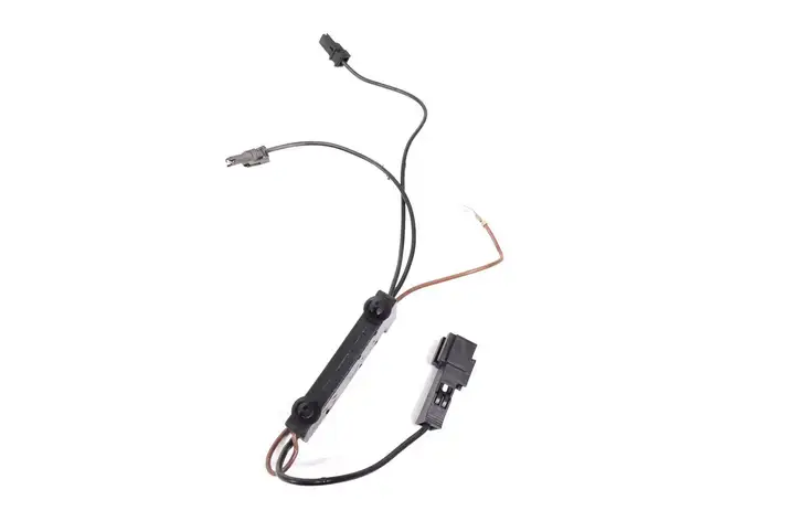 Mercedes-Benz C W204 (2007 - 2014) A2048708490 Усилитель антенны — фото 2