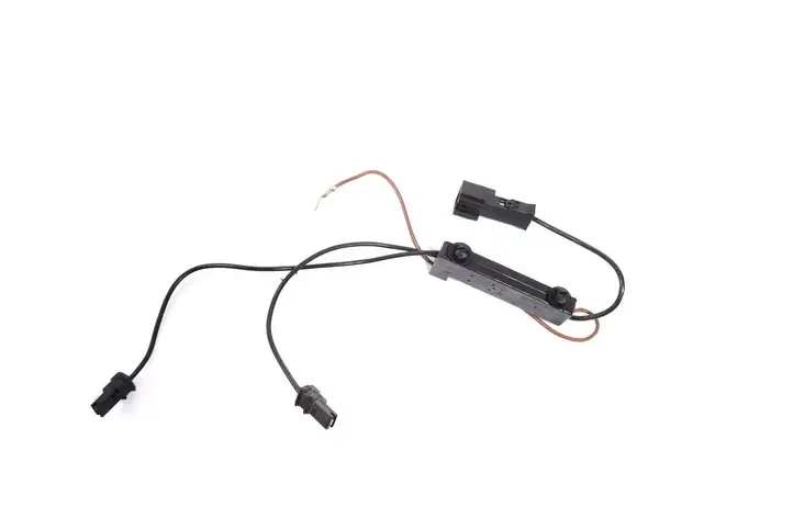 Mercedes-Benz C W204 (2007 - 2014) A2048708490 Усилитель антенны — фото 3