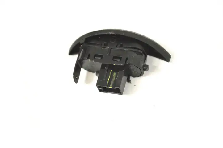 Mini One Cooper F56 F55 (2012 - 2022) 9362780 Кнопка фаркопа в багажнике — фото 3