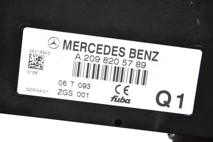 Mercedes-Benz CLK A209,C209 (2002 - 2009) A2098205789 Усилитель антенны — фото 5