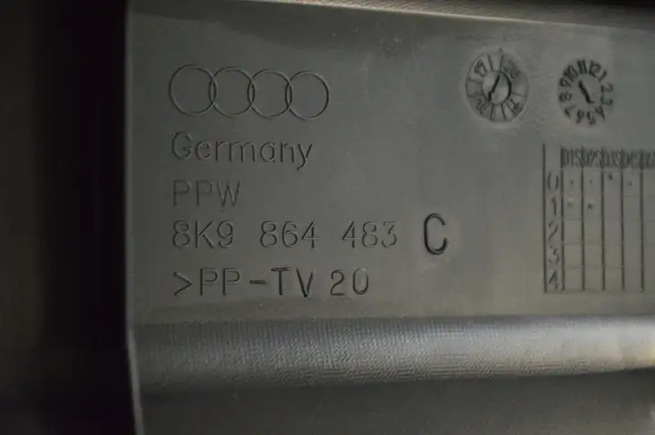 Audi A4 S4 B8 8K (2011 - 2015) 8K9864483C Отделка порога багажника — фото 5